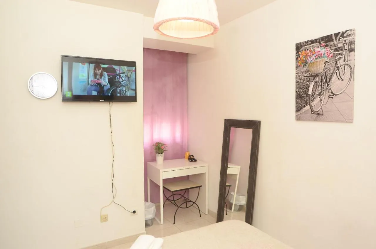 Homestay Habitacion A 300 Metros Del Centro Historico Malaga
